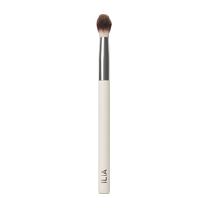 ILIA Beauty - Blending Brush - image 1 | Amazingy
