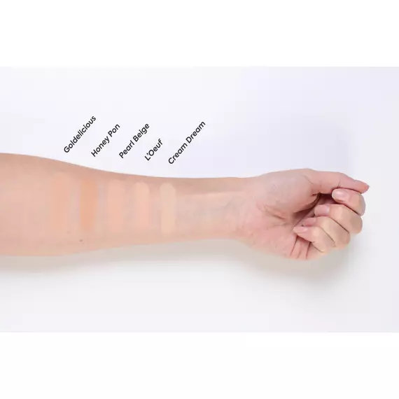 Hiro Cosmetics Mineral Foundation SPF Swatches on skin Medium