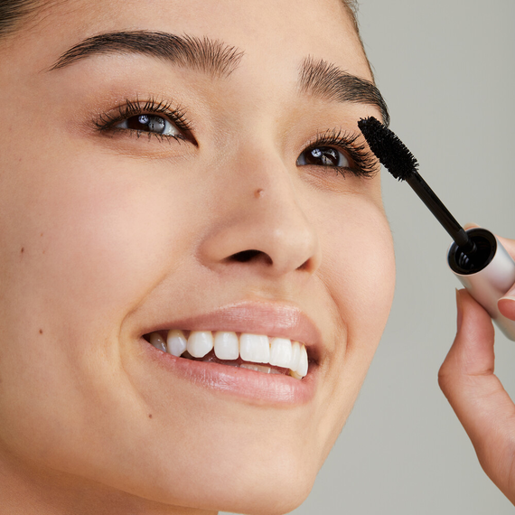 RMS Beauty - Straight Up - Volumizing Peptide Mascara - image 2 | Amazingy