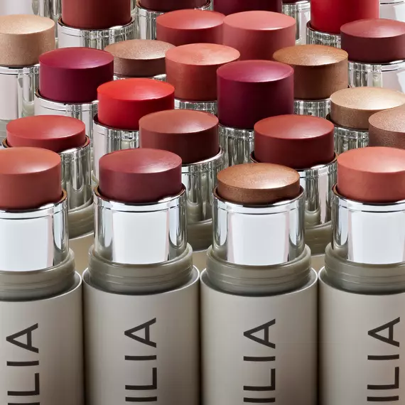 ILIA_Multi-stick_Hero