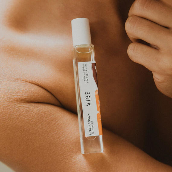 Lina Hanson - Vibe Perfume Oil - image 2 | Amazingy