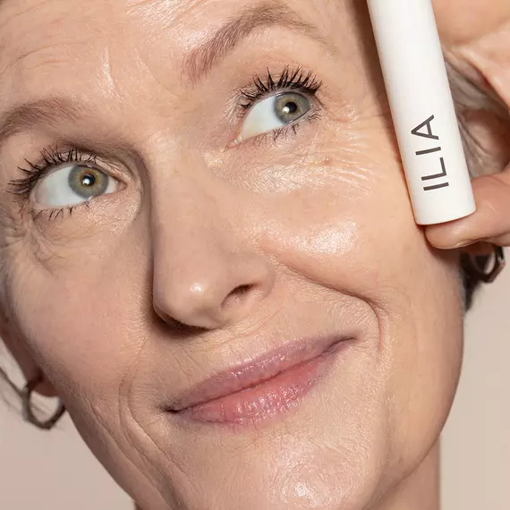 ILIA Mascara Limitless Lash on Model