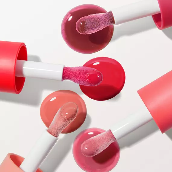rms beauty_legendary Lip Oil_Lifestyle