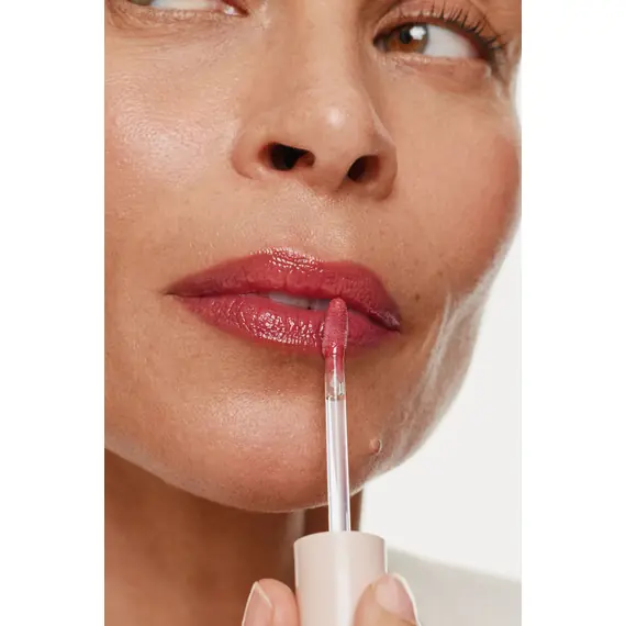 ILIA Beauty - Overglaze Hydrating Lip Gloss - image 4 | Amazingy