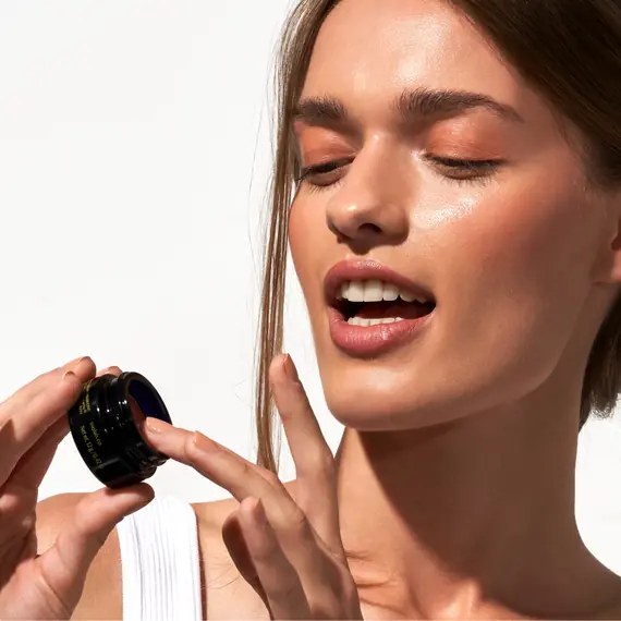 Oio Lab - MELTING BLUSH Eye and Cheek Colour Balm SUNLIT [SALE] - image 2 | Amazingy