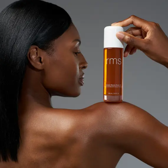 RMS Beauty - Kakadu Beauty Body Oil - image 3 | Amazingy